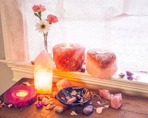 ¿POR QUÉ TODOS DEBEMOS TENER UNA LÁMPARA DE SAL DEL HIMALAYA EN NUESTRA VIDA?